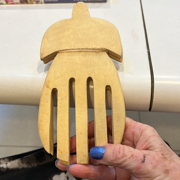 Hawaiian salad tongs! Pure wood. Brand new. - Picture 2 of 3